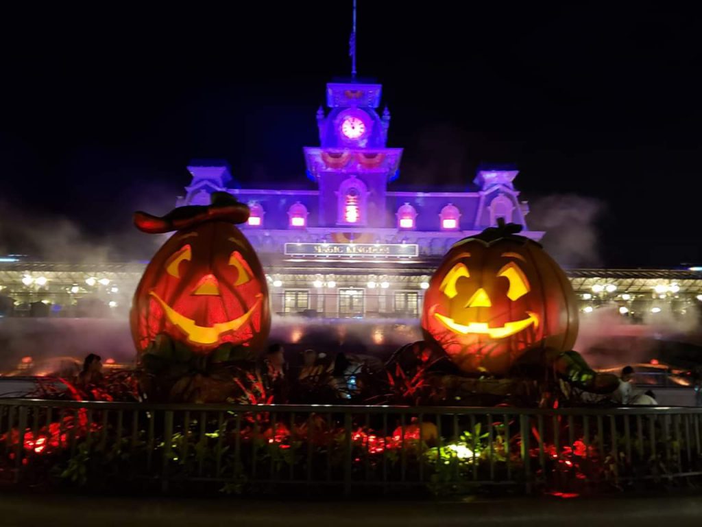 Pumpkins at Mickey's Not so Scary Halloween Party parade